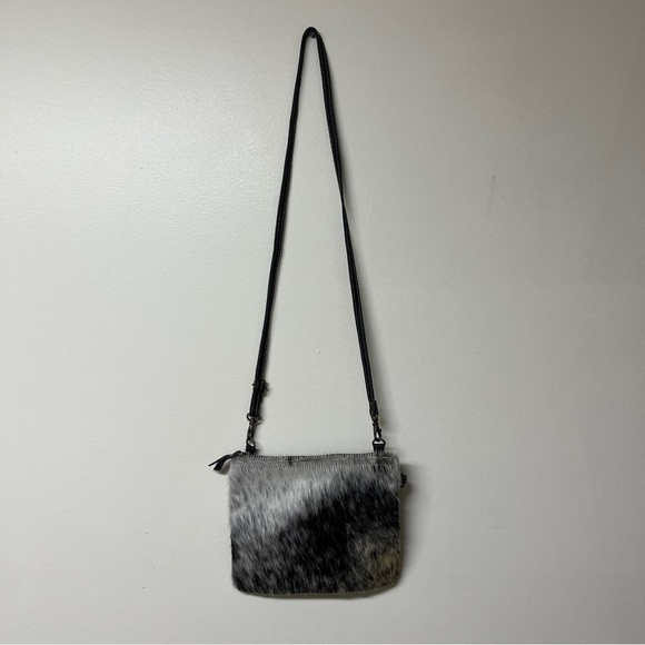 Purse-Myra black leather & mix of white, blk, tan hair. 7”x7.5”. 45” strap EUC - Picture 3 of 10